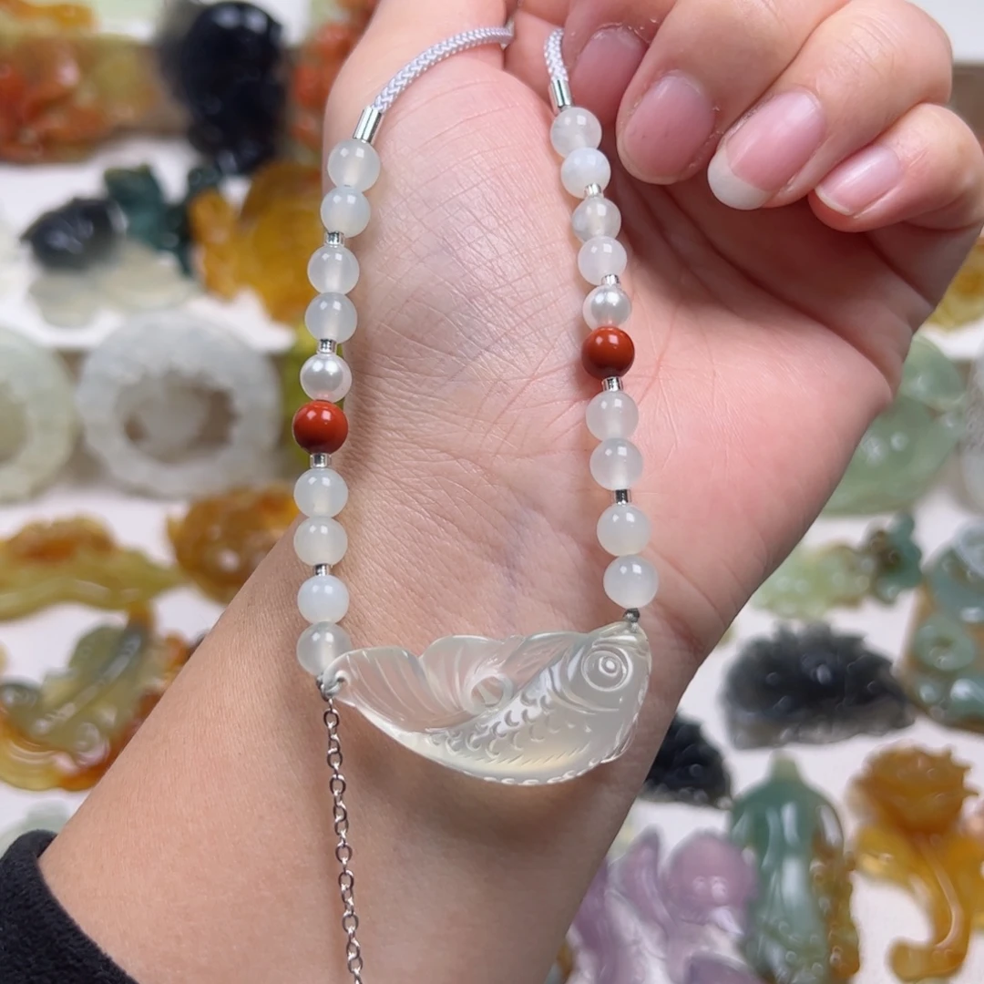 蛇纹石玉未镶嵌颈饰