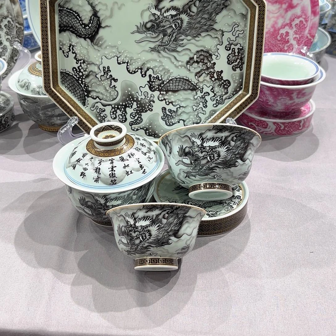 瓷片景德镇瓷器精品陈列