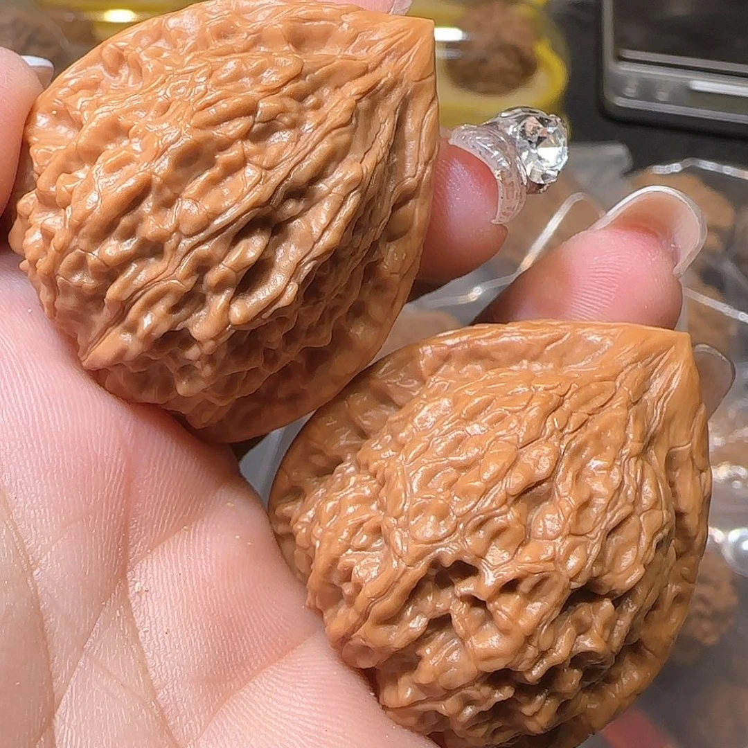 文玩核桃吊坠37蛇王一抹红