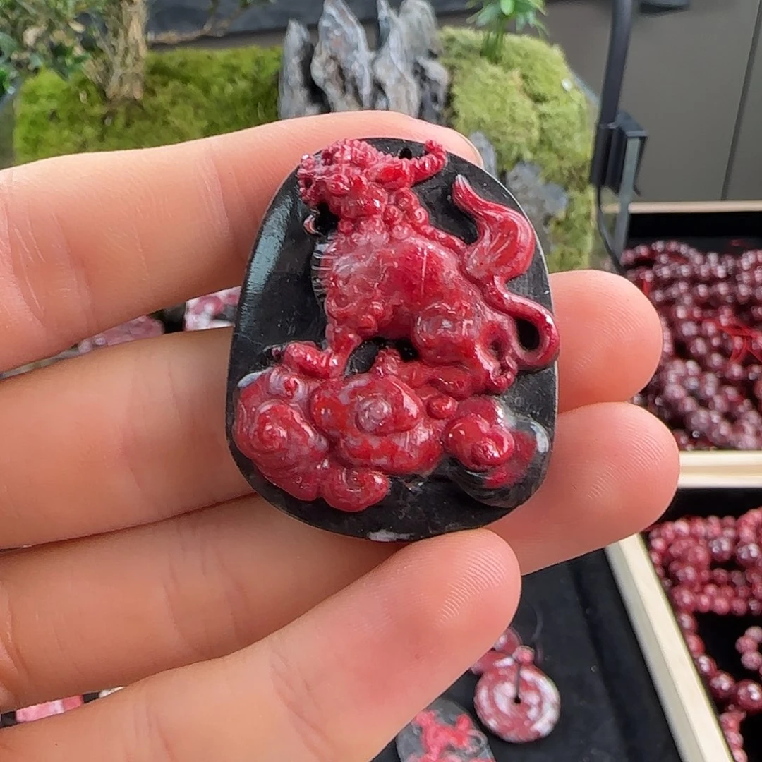 一***梦天然辰砂天然原矿朱砂雕刻