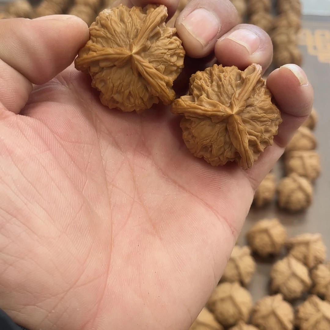 文玩核桃吊坠一图一物