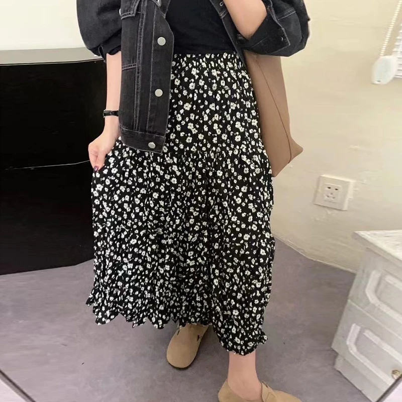 2025新款高腰显瘦碎花半身裙女长裙A字大摆洋气碎花裙子