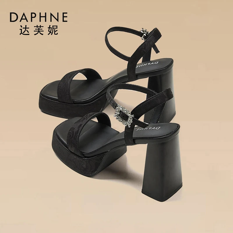 达芙妮粗跟超高跟凉鞋女2025新款爆款洋气女鞋防水台一字带凉鞋子