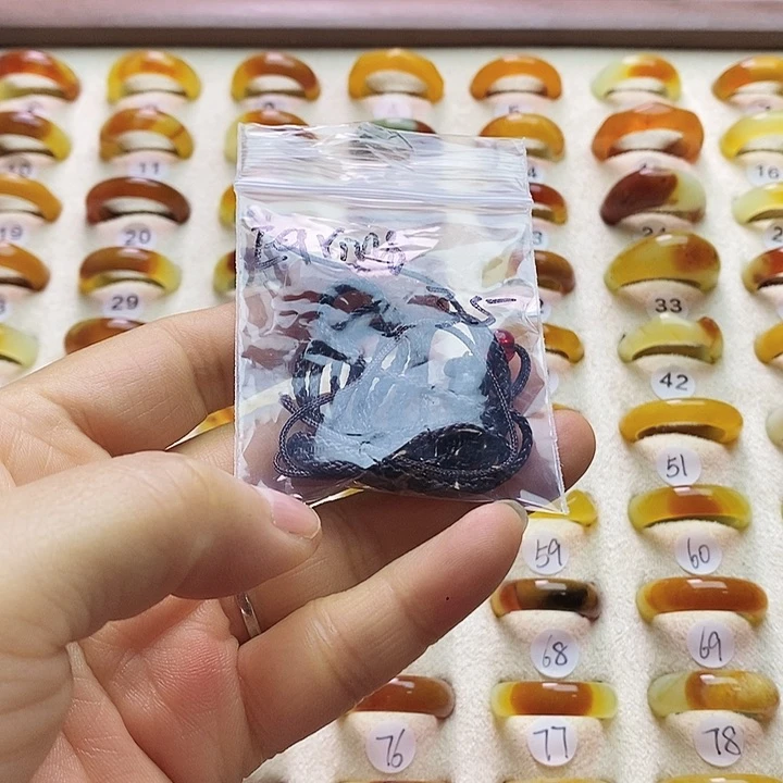 蛇纹石玉未镶嵌手镯?****版