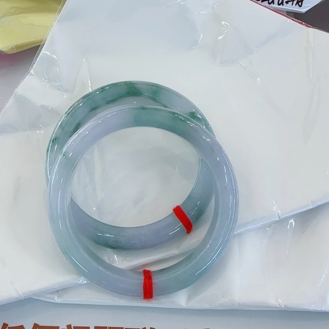 未镶嵌手镯翡翠暖**?
