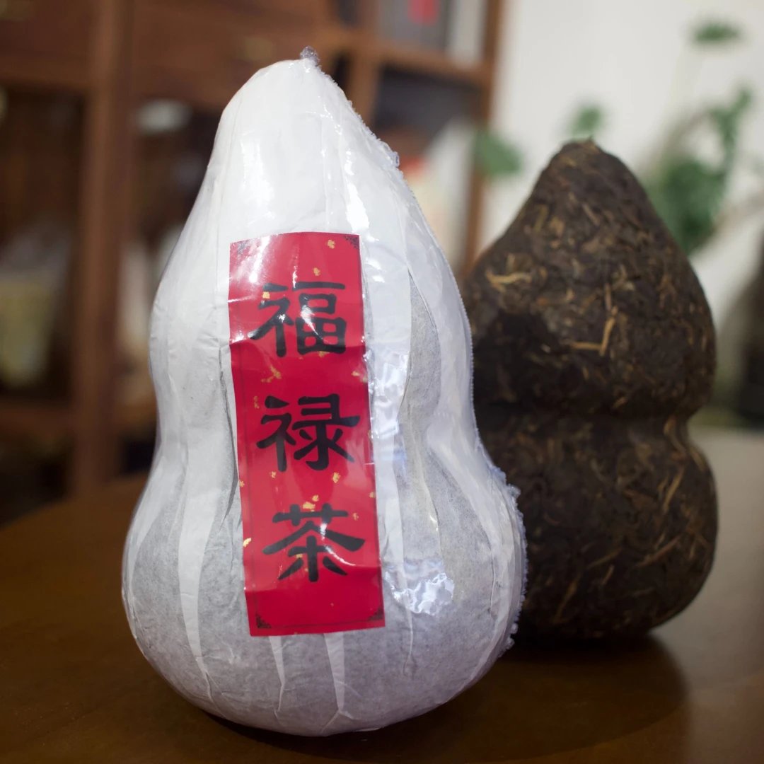 2012年福禄贡沱老生茶600克南糯山