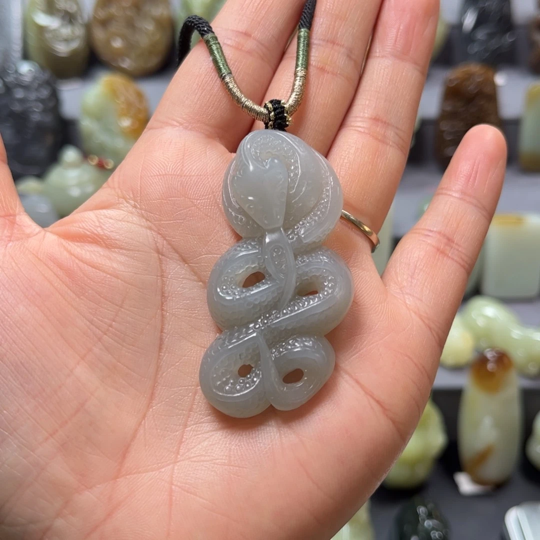 和田玉颈饰未镶嵌