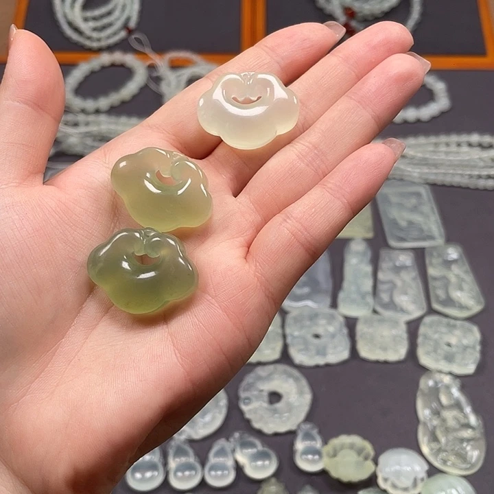 合金蛇纹石玉颈饰