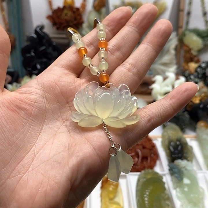 未镶嵌蛇纹石玉颈饰