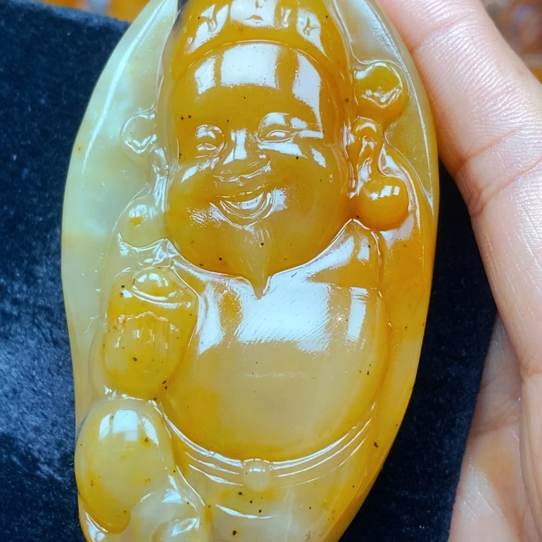 未镶嵌石英质玉（黄龙玉）颈饰