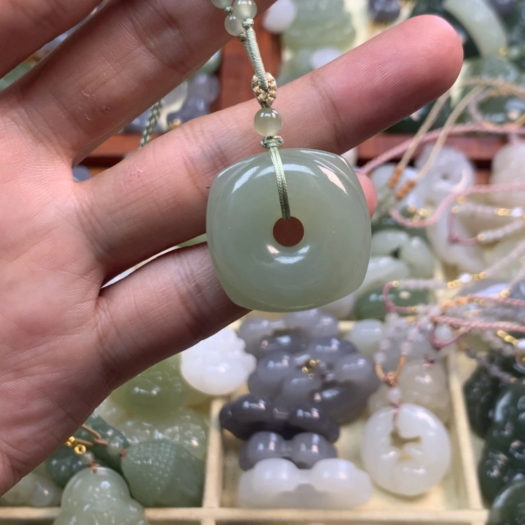 【闪购商品】颈饰未镶嵌和田玉