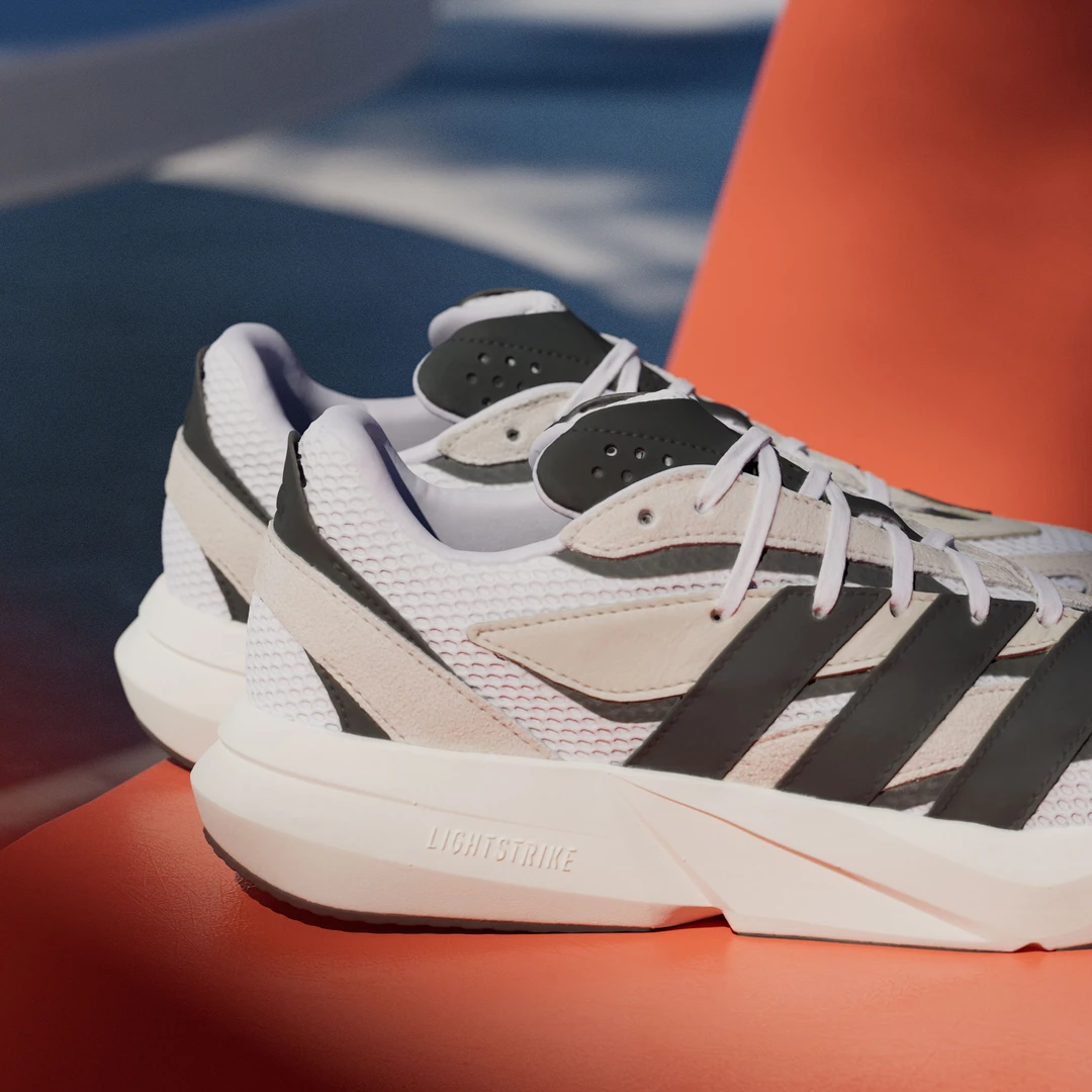 adidas/阿迪达斯 『商城专属』男子缓震回弹运动休闲跑鞋 JH6944