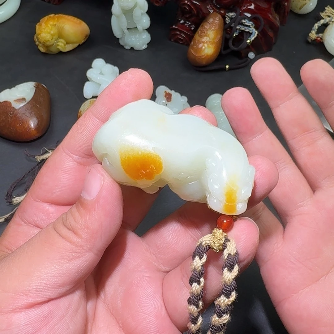 颈饰未镶嵌和田玉