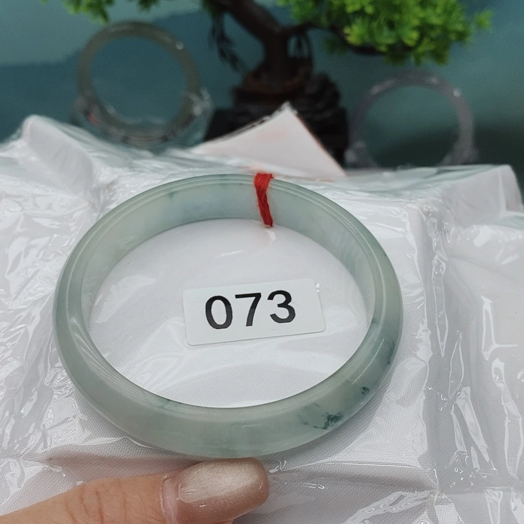 空***歌翡翠手镯未镶嵌F073