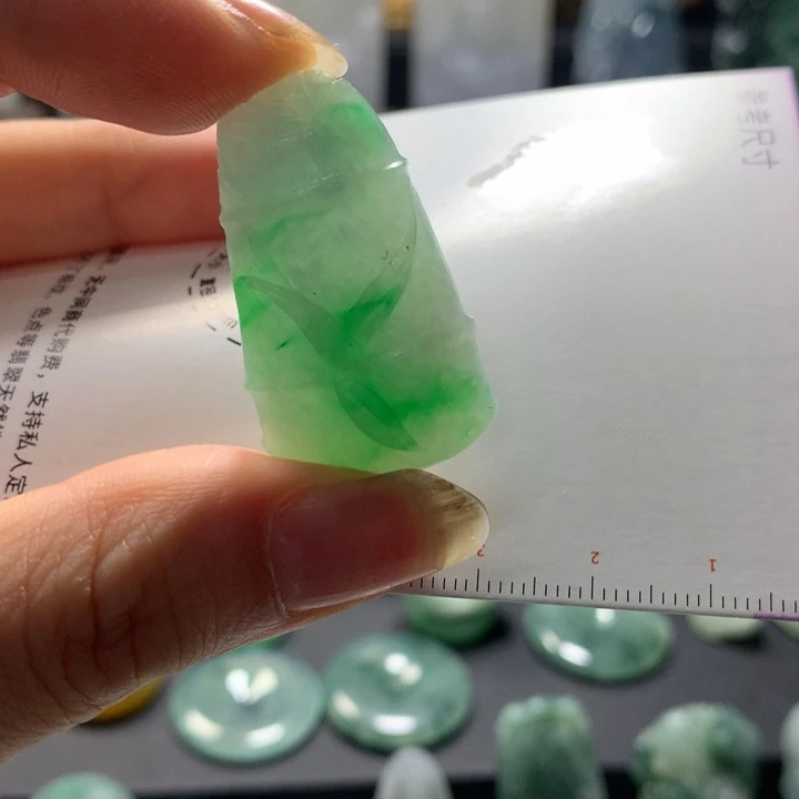 定制翡翠未镶嵌翡翠