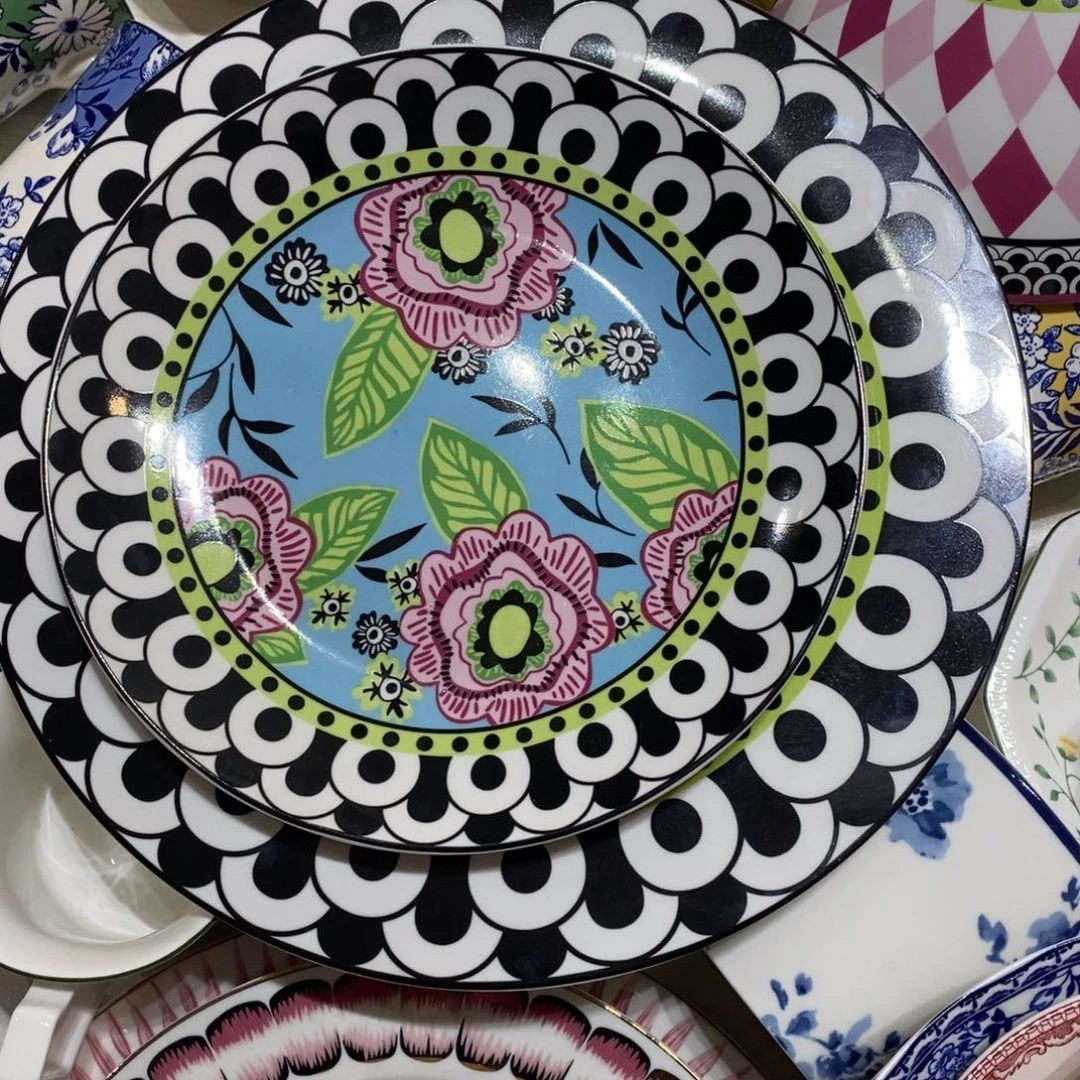 谷***兰瓷微瑕爱丽丝八寸平盘