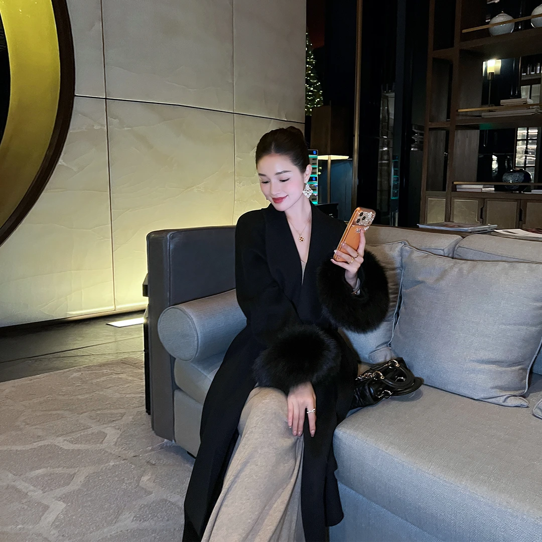 狐狸毛袖口黑色双面羊绒大衣女2025冬新款高级感宽松气质毛呢外套