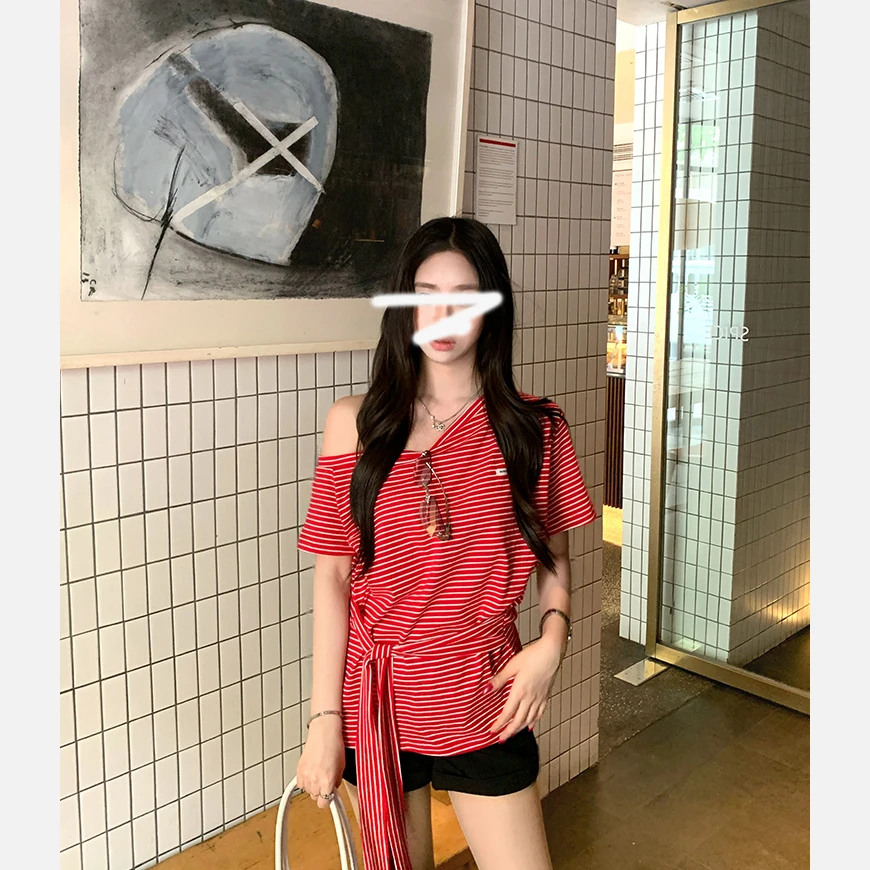 街拍oni 绑带斜领露肩松弛百搭韩系辣妹慵懒显瘦设计感短袖T恤女