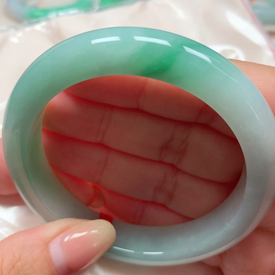 翡翠未镶嵌手镯36绿底飘花