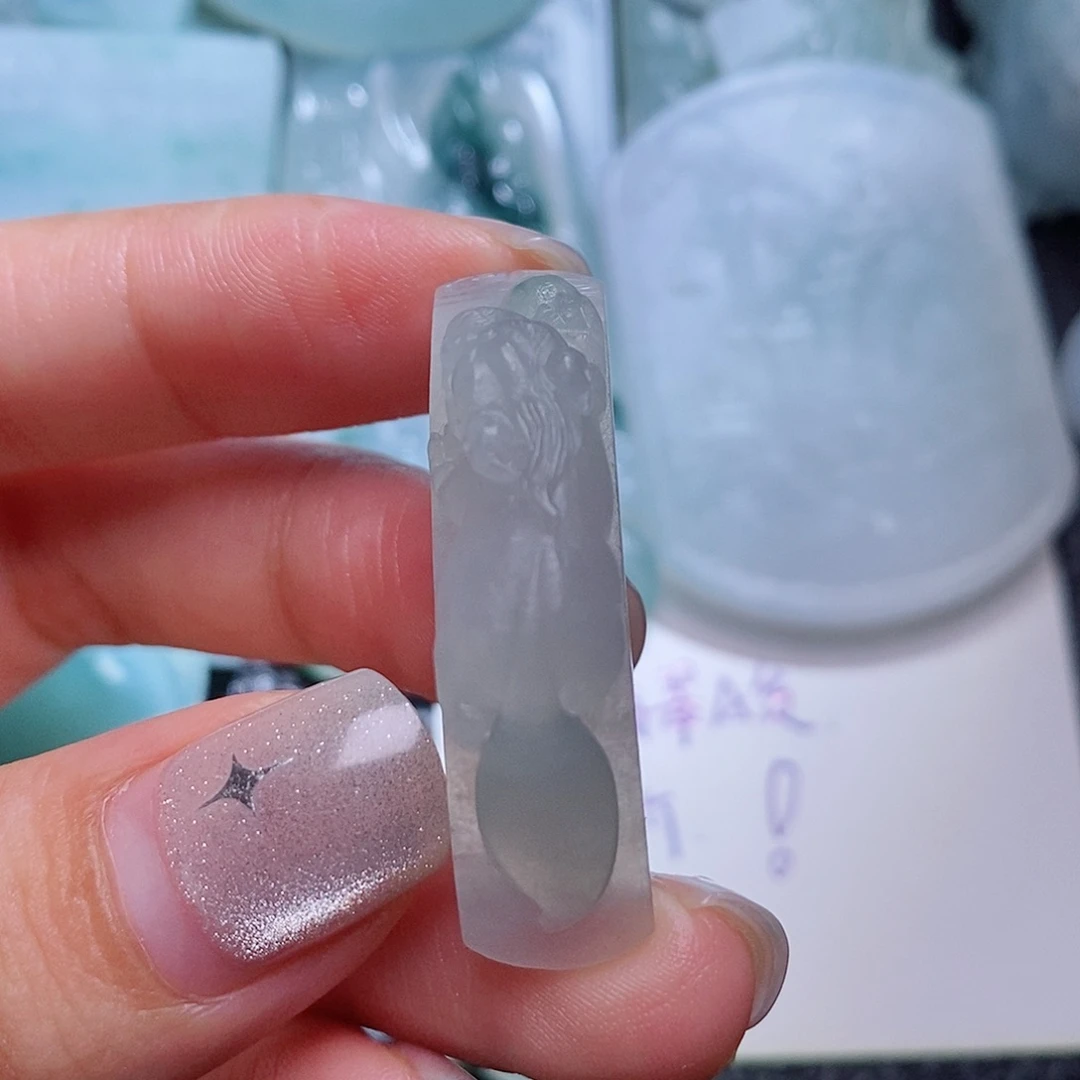 未镶嵌定制翡翠毛货付款后确认抛光