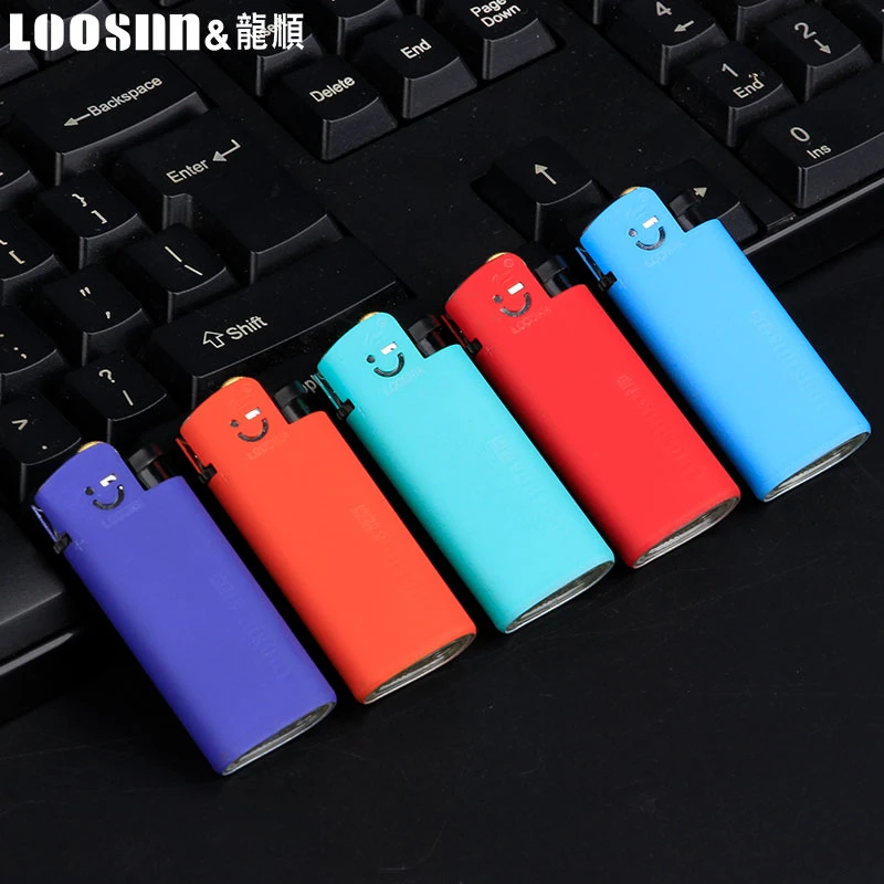 龙顺打火机批发耐用砂轮打火机定制一次性滚轮明火家用简约齿轮