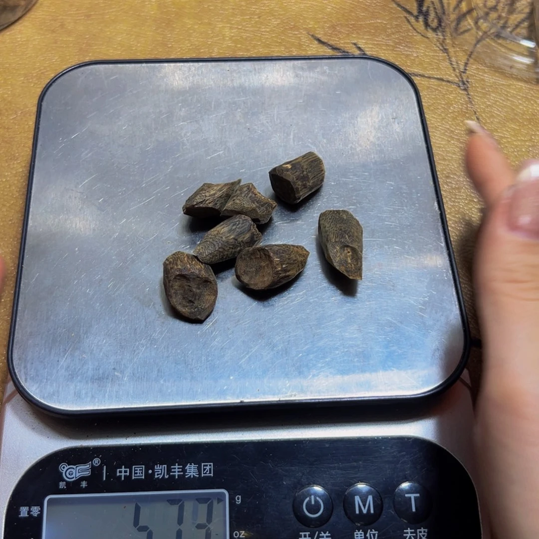 沉香沉香碎屑树丁