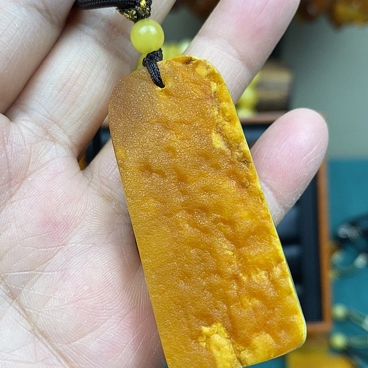 蜜蜡未镶嵌裸石微瑕