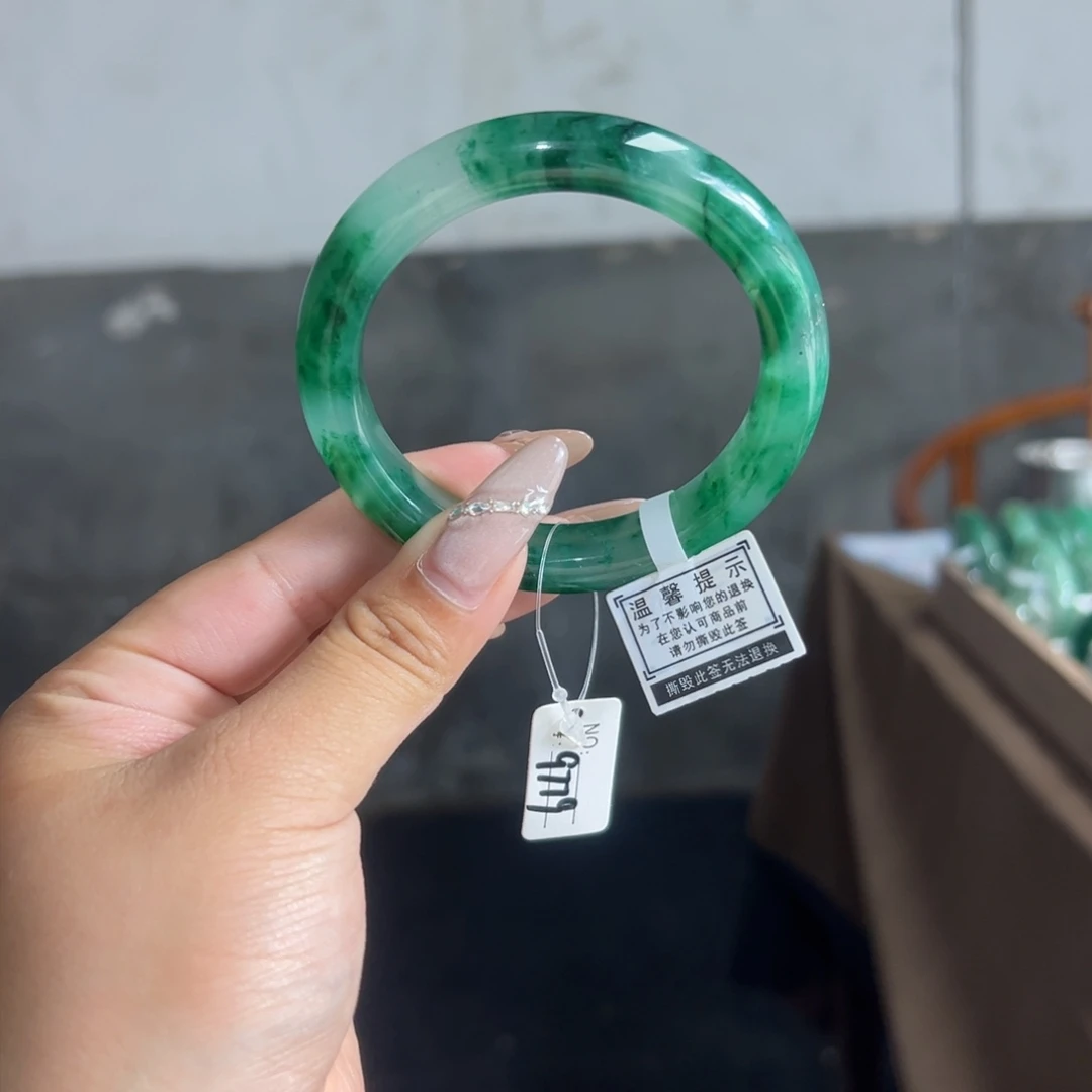 石英质玉未镶嵌手镯年*