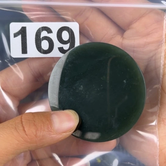 和田玉未镶嵌珠宝半成品
