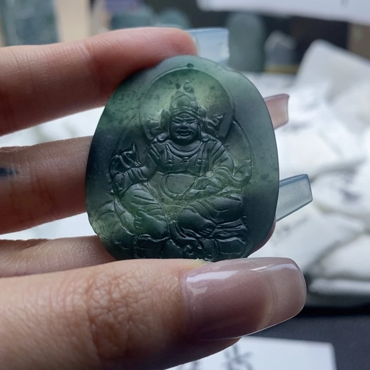 翡翠颈饰未镶嵌黄财神