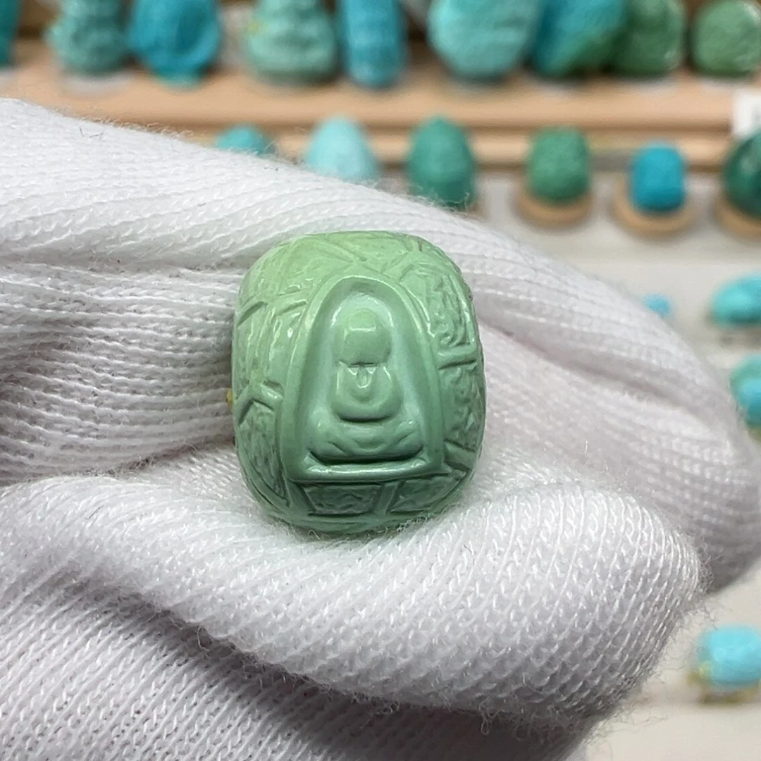 绿松石配饰未镶嵌
