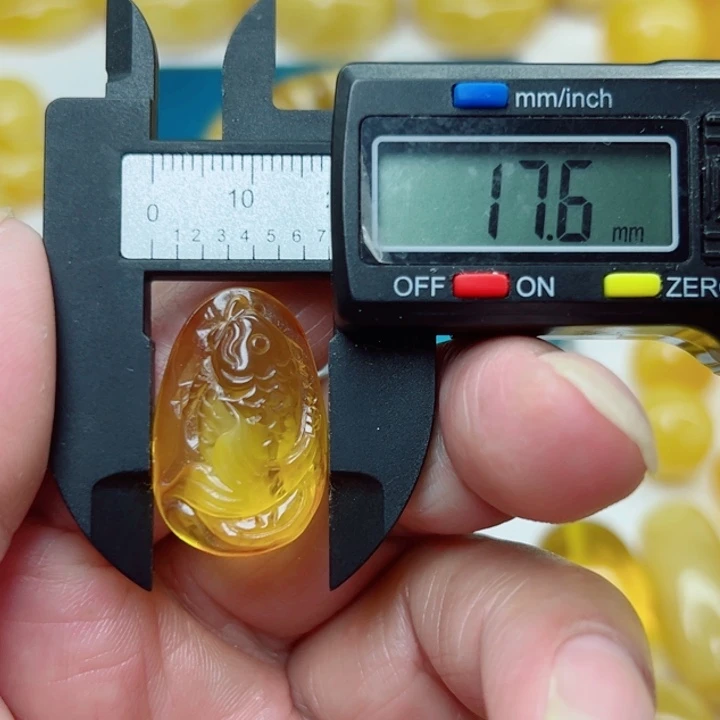 琥珀（矿物珀）未镶嵌裸石