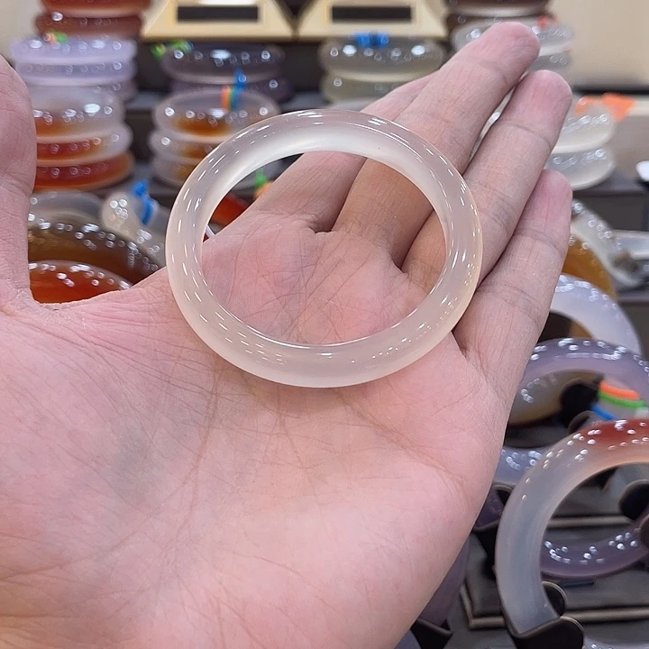 玛瑙/玉髓手镯未镶嵌