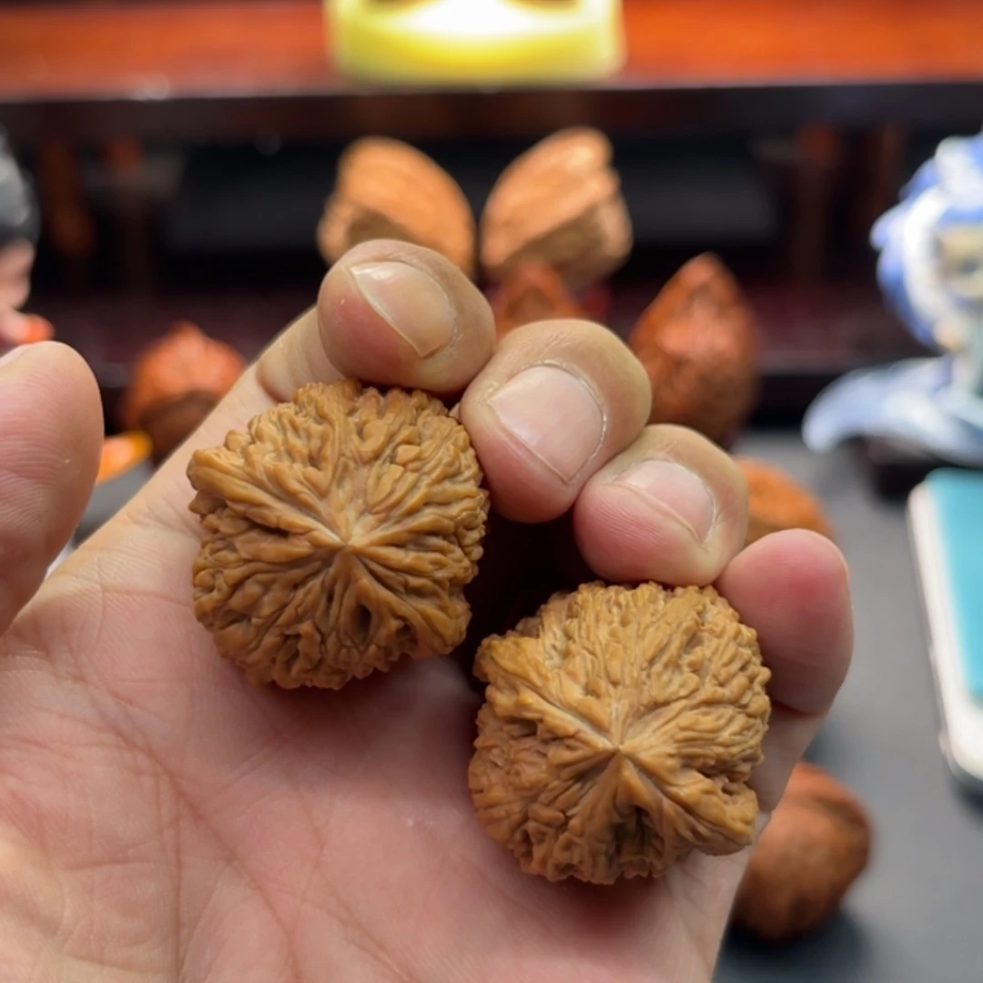 把件文玩核桃34×34×35 全品凹底小南疆（有黄）