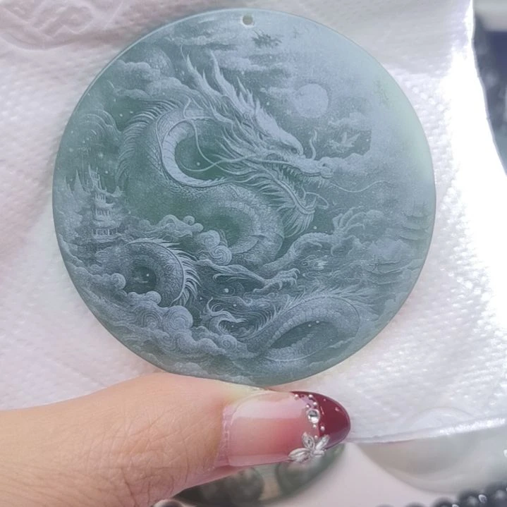 翡翠颈饰未镶嵌天然的A货翡翠多样性发货