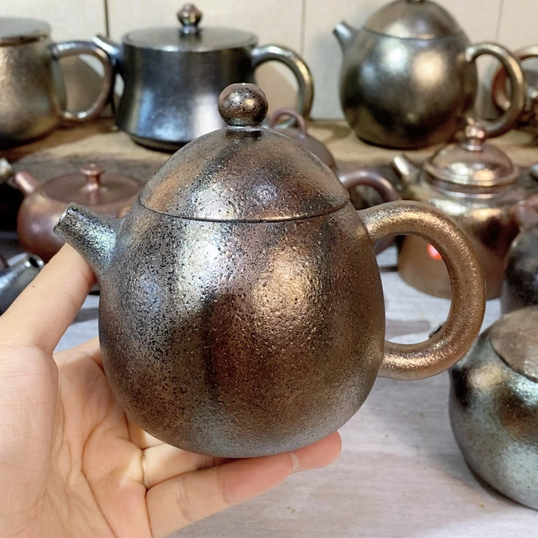 小***和云南建水紫陶柴烧壶