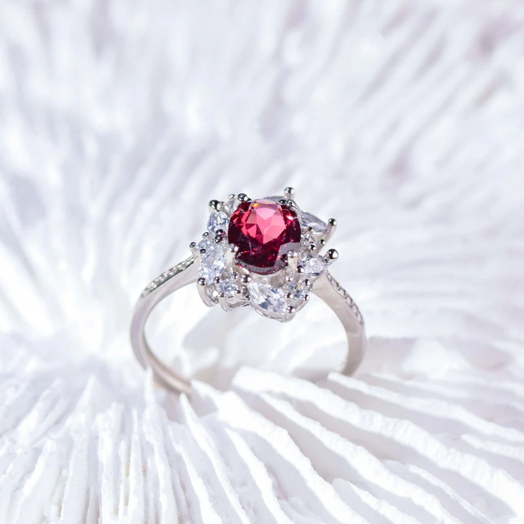 s925银石榴石戒指#复古#气质#礼物#时尚#灵动#可调节#彩色宝石