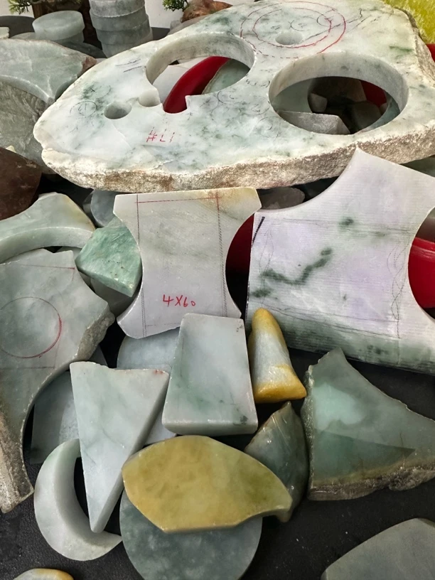 遇洽珠宝优选边角料天然翡翠碎料片料直播间拍品链接