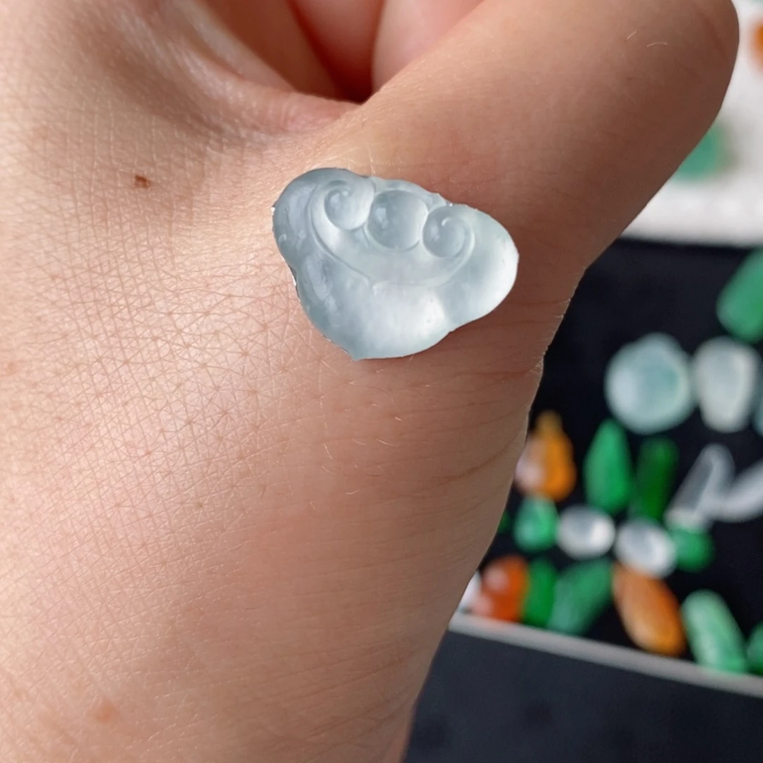 定制翡翠未镶嵌如意