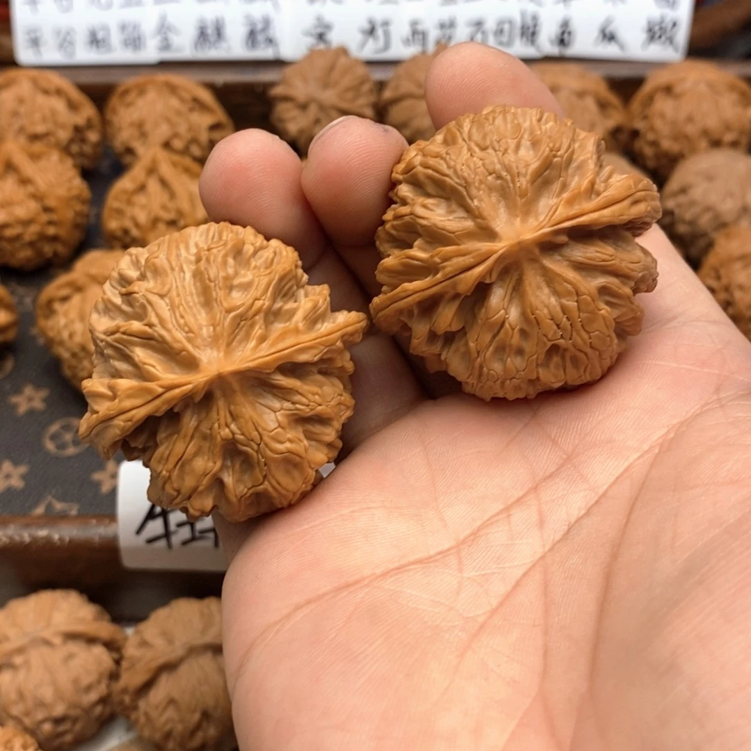 大***懵吊坠文玩核桃45尺 全品苹果园 61