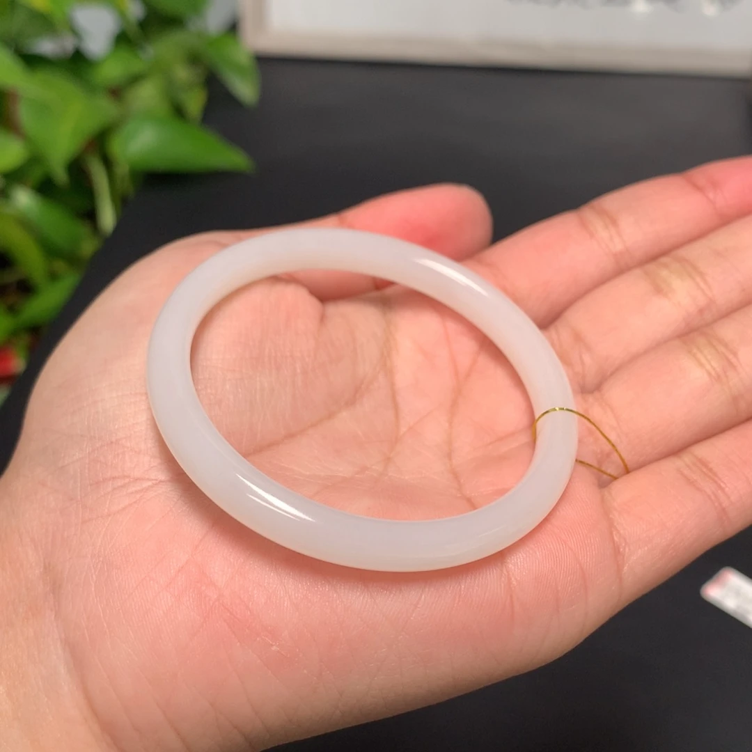 和田玉手镯未镶嵌51