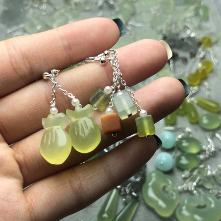 蛇纹石玉耳饰未镶嵌