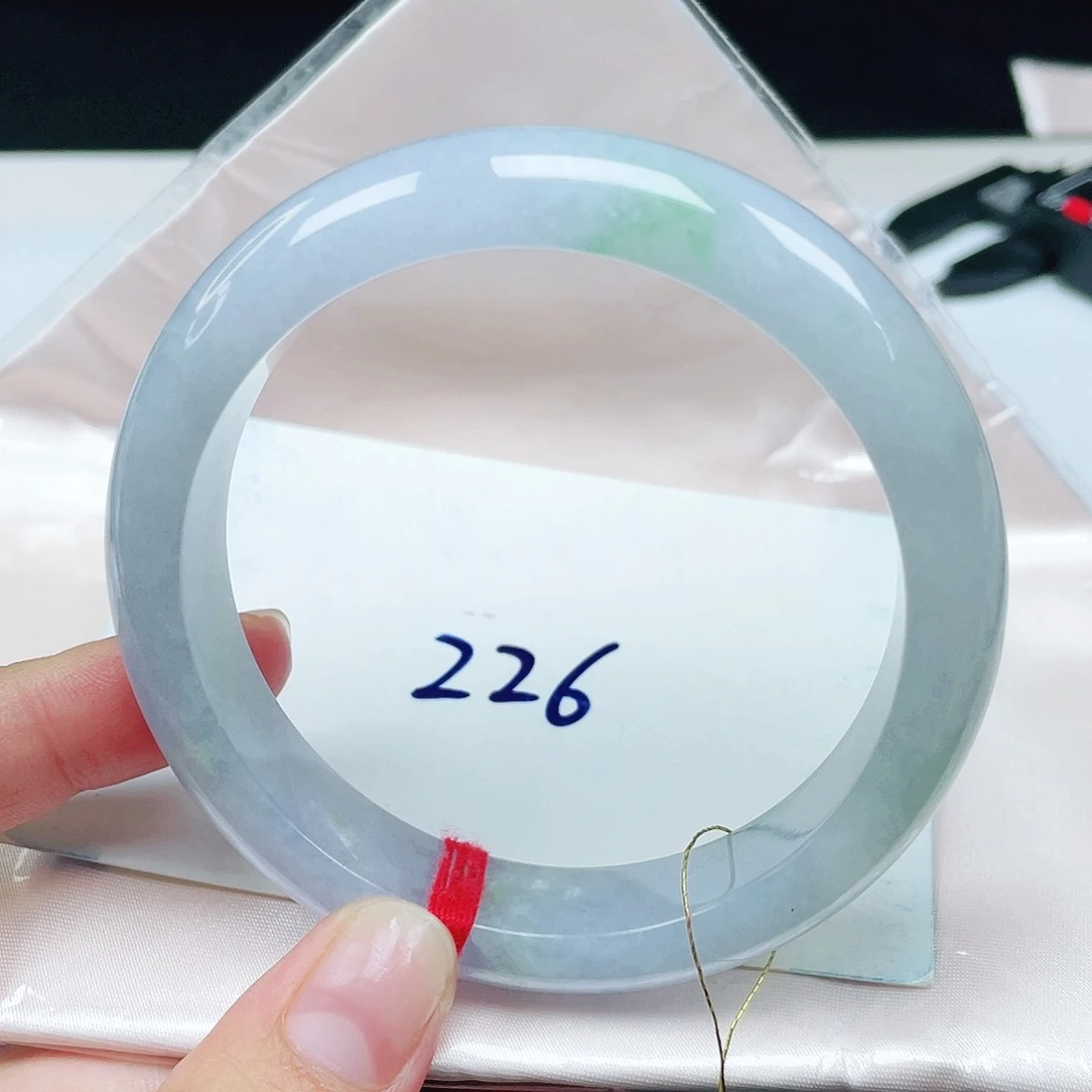 翡翠未镶嵌手镯正圈58.6