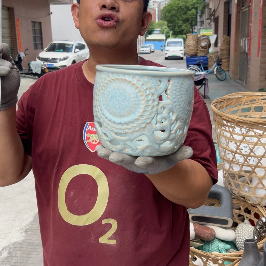 摆件30 号高温陶瓷装饰品（部分微瑕）底部带孔