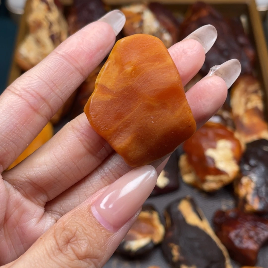 琥珀未镶嵌珠宝奇石