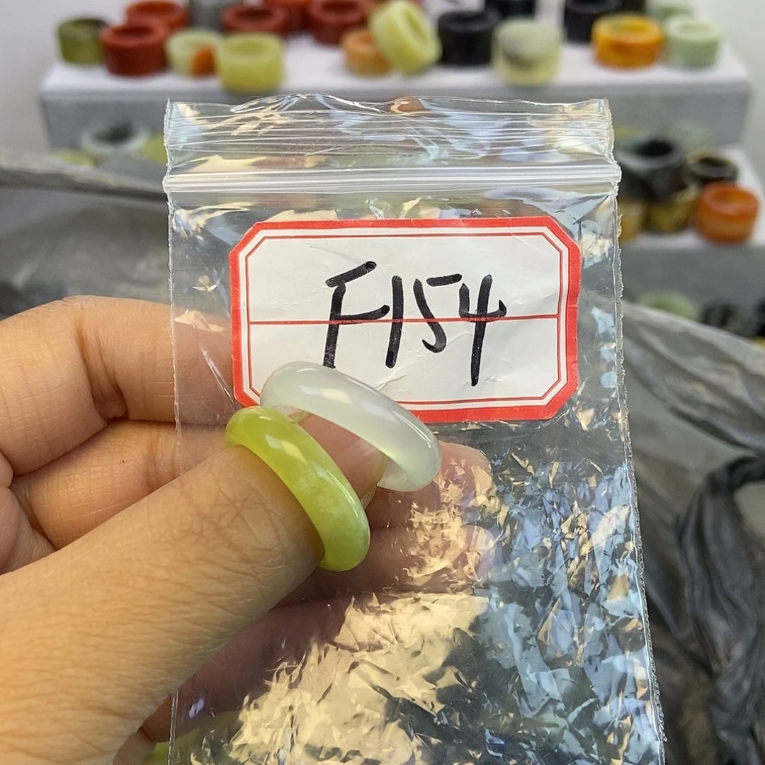 悄***俏蛇纹石玉未镶嵌戒指