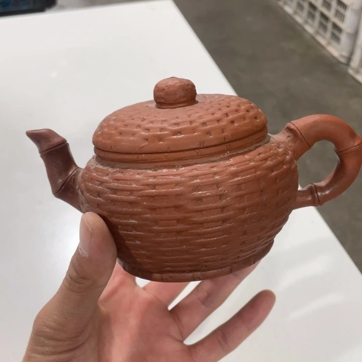 老厂紫砂壶一件。