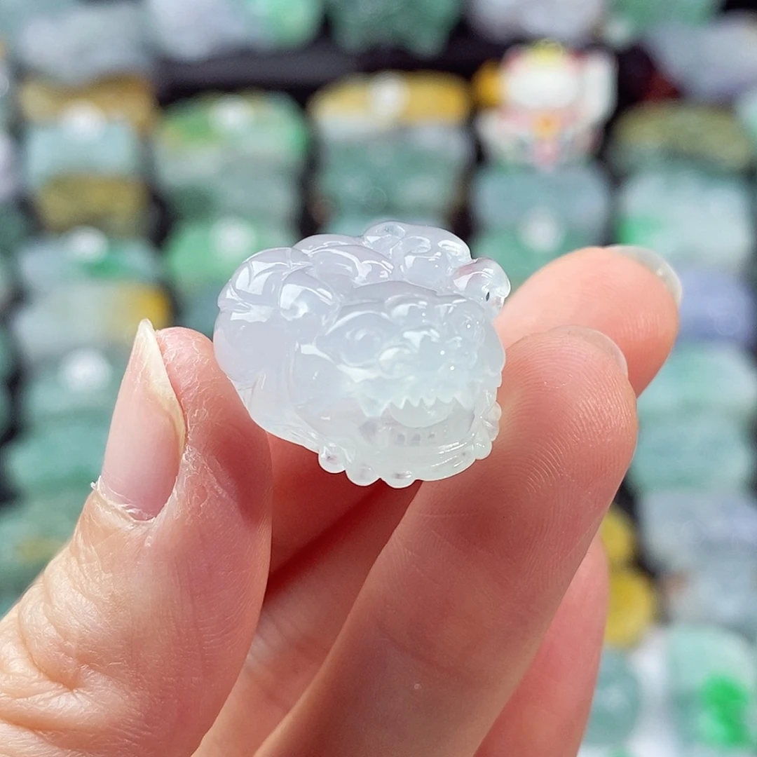 颈饰未镶嵌翡翠天然