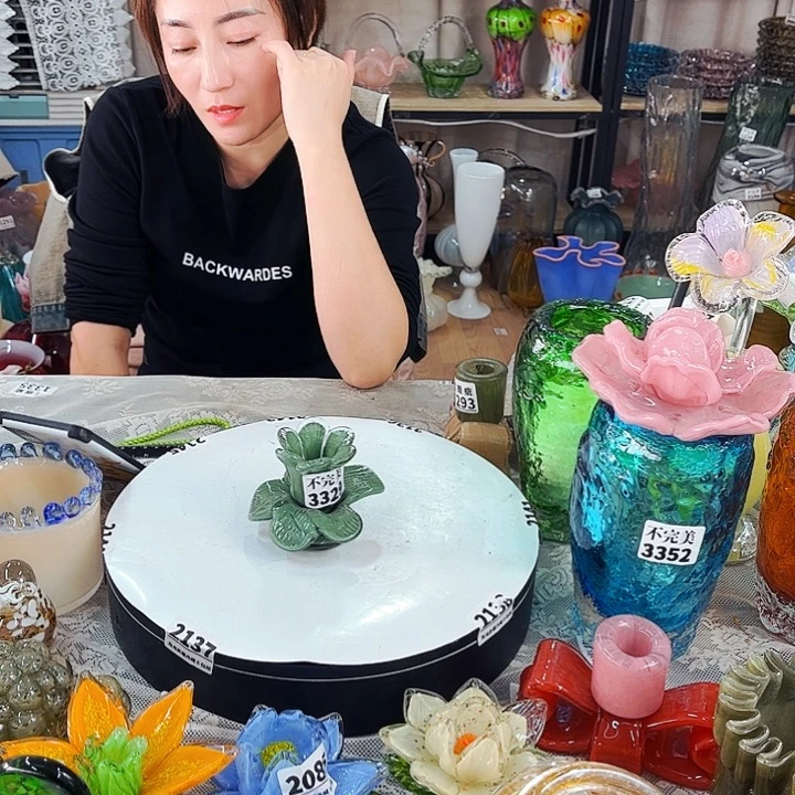 3329 家悦琉璃工艺品不完美