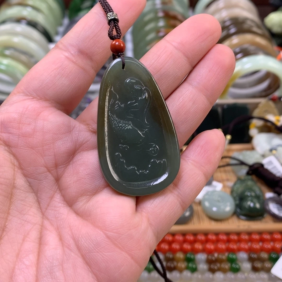 和田玉未镶嵌颈饰